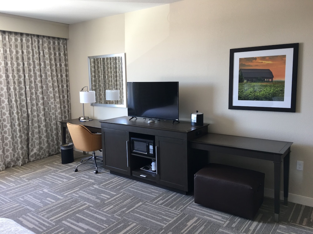 Hampton Inn McPherson - photo 9