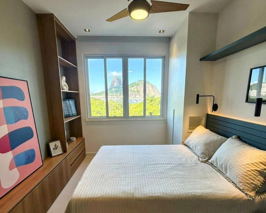 Beachfront Studio - carbon neutral hotel in Rio De Janeiro