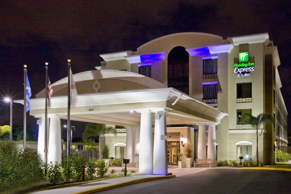 Holiday Inn Express & Suites Tampa USF Busch Gardens an IHG Hotel - featured photo