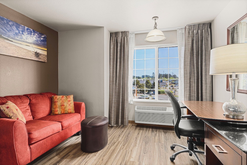 The Ashley Inn & Suites - photo 24