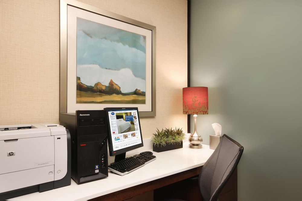 Hampton Inn White Plains Tarrytown - photo 29
