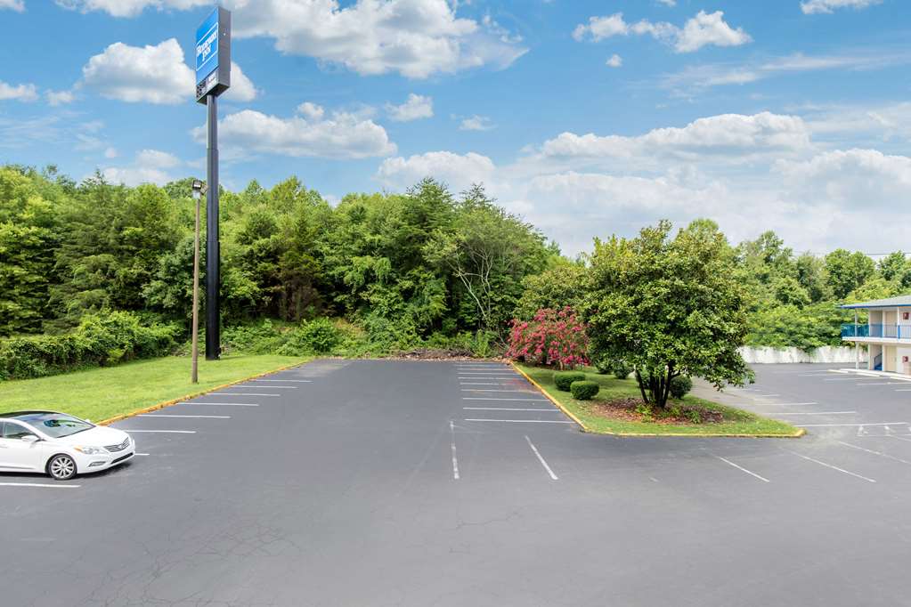 Rodeway Inn Winston Salem Route 52 - photo 28