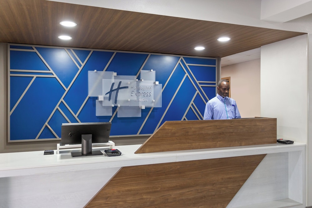 Holiday Inn Express Hotel & Suites Tampa Rocky Point Island by IHG - photo 2