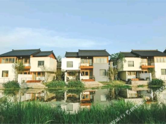 Yuanshezhudian Qingshe Lake View Holiday Homestay — 4-Star Luxury Hotel in Kunshan, People's Republic of China