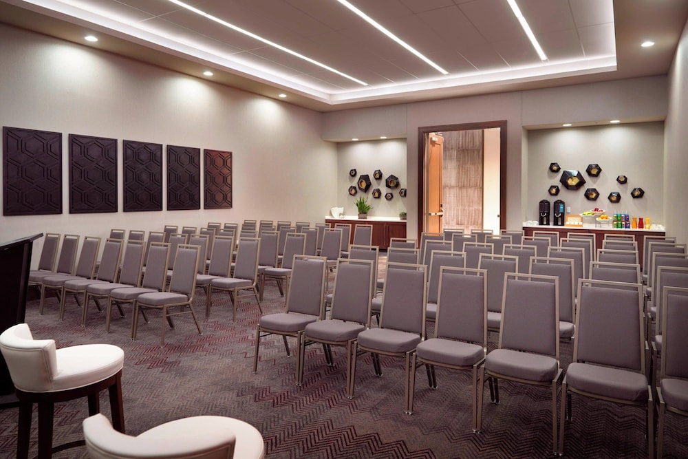 Marriott Columbus University Area - photo 36