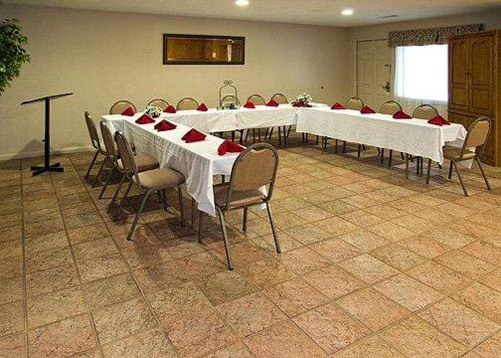 Econo Lodge Inn & Suites Columbus near Fort Benning - photo 26