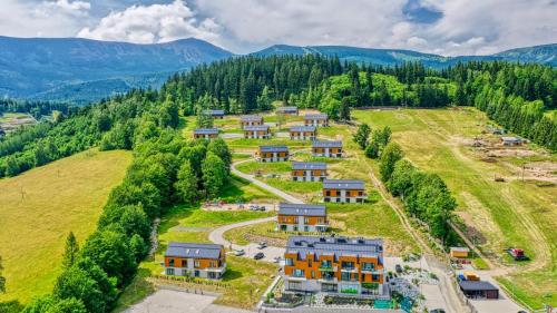 Hillside VIP Residence II domki przy wyciągu by Royal Aparts — 4-Star Luxury Hotel in Karpacz, Poland