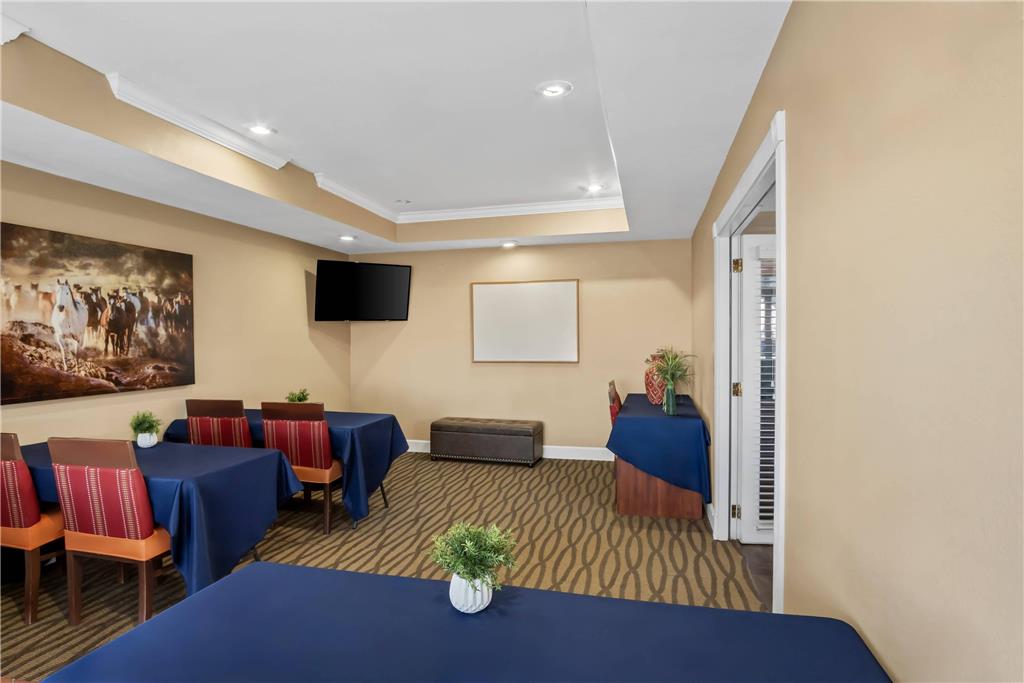 Quality Suites Irving Las Colinas - photo 28