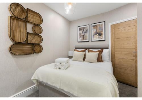 Conveniently Situated Luxuriously Furnished — 4-Star Luxury Hotel in London, United Kingdom