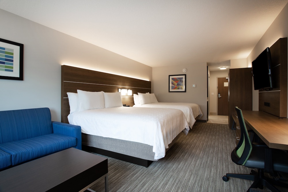 Holiday Inn Express & Suites Deland South by IHG - photo 7