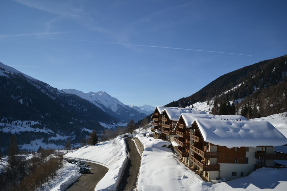 Hotel Castle — hotel in Lauterbrunnen