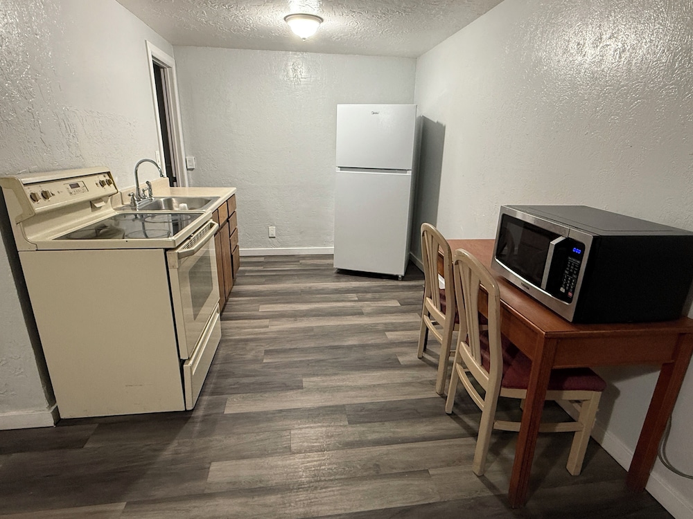Budget Inn Bend by OYO - photo 28