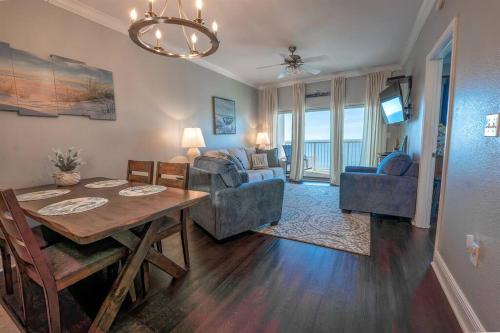 12th Floor 2 Bedroom Condo at Crystal Tower 2 Outdoor Pools and Lazy River Heated Indoor Pool Direct Beach Access in Gulf Shores, United States