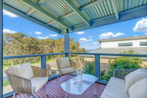 Hemmet House Calm Oasis & Refreshing Ocean Breeze — 4-Star Luxury Hotel in Cowes, Australia