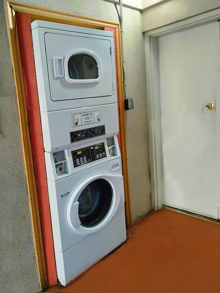 The Metropolitan Inn - photo 17