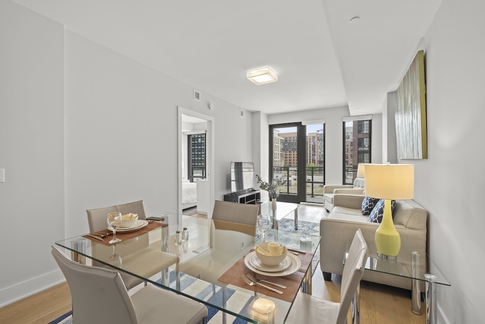 Global Luxury Suites at Tribeca - photo 9