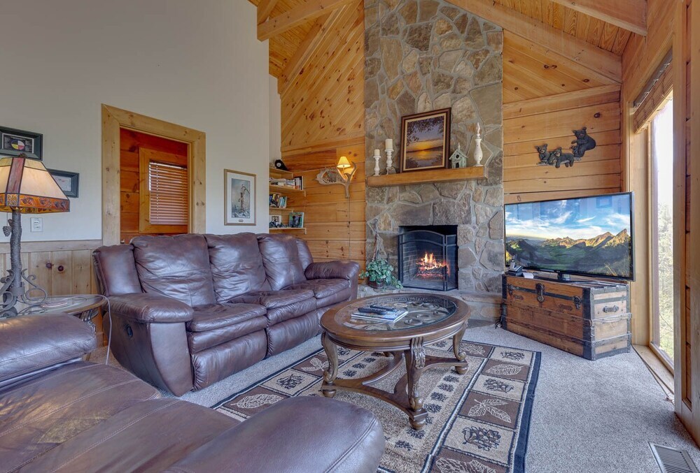 Bearly Heaven — 4-Star Luxury Hotel in Gatlinburg, United States