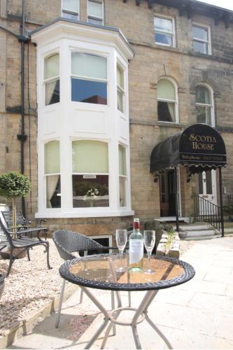 Scotia House Beautifully Presented Accommodation — 4-Star Luxury Hotel in Harrogate, United Kingdom