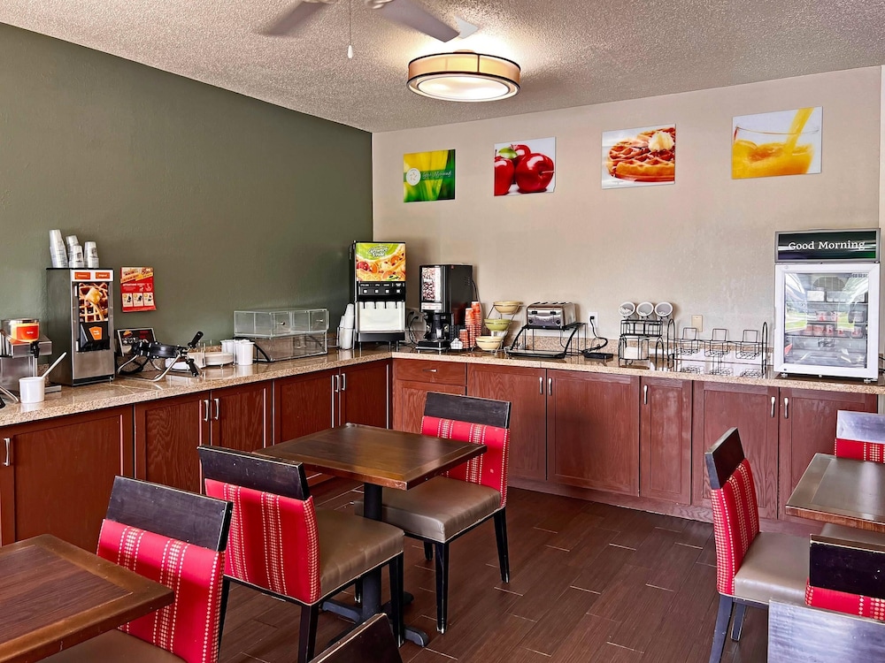 Quality Inn & Suites Green Bay Ashwaubenon - photo 27