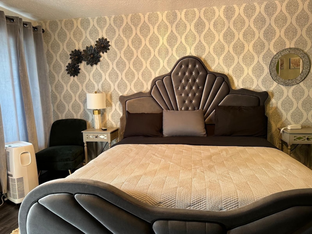 The Village Inn Hotel - photo 35