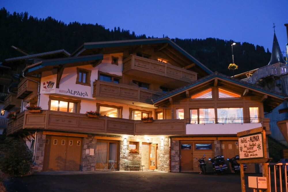 Hôtel Alpaka - carbon neutral hotel in Chatel