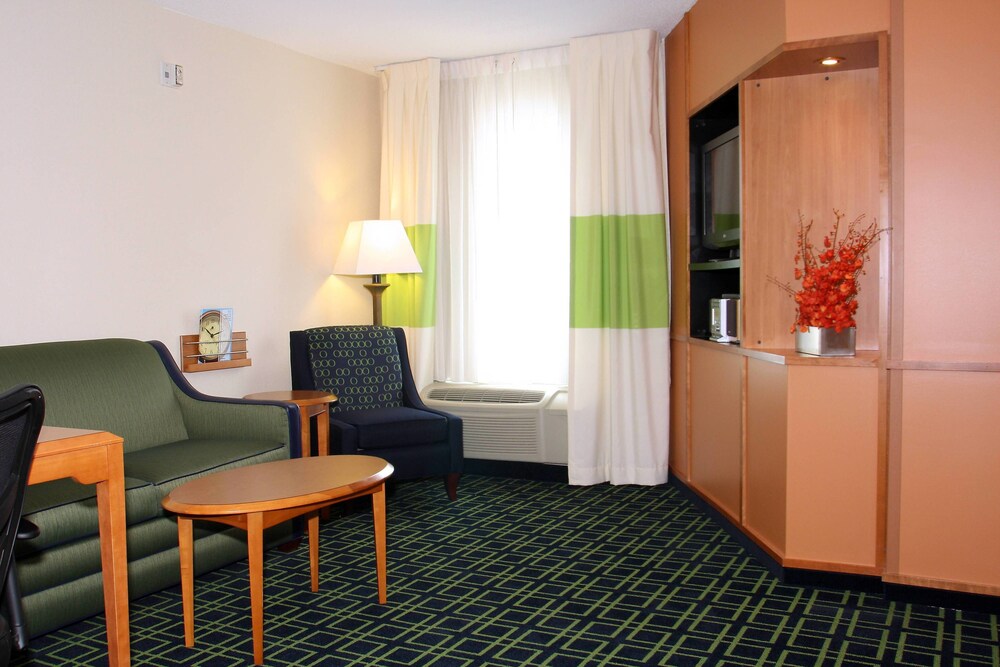Fairfield Inn and Suites by Marriott Marion - photo 3
