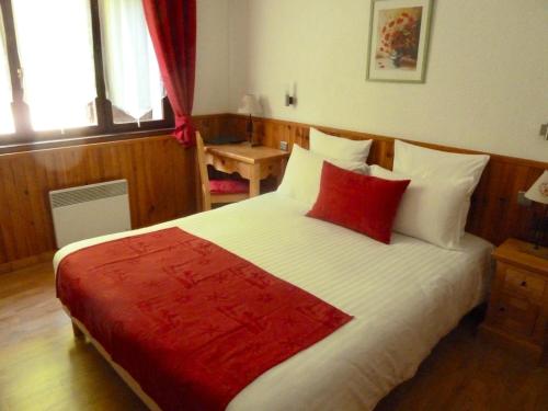 Hotel Restaurant Le Bois Du Seigneur — Chatillon Sur Cluses