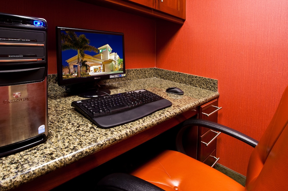 Holiday Inn Express Stuart by IHG - photo 19