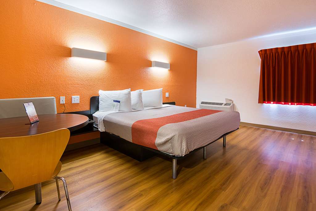 Motel 6 Tampa FL Fairgrounds - photo 13