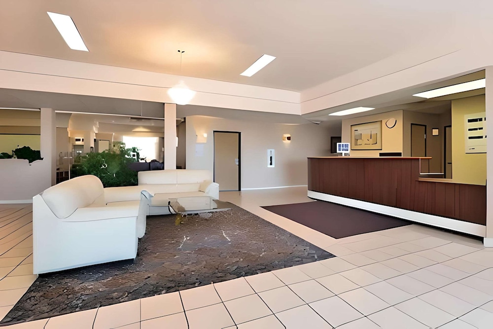 West Star Hotel - photo 3