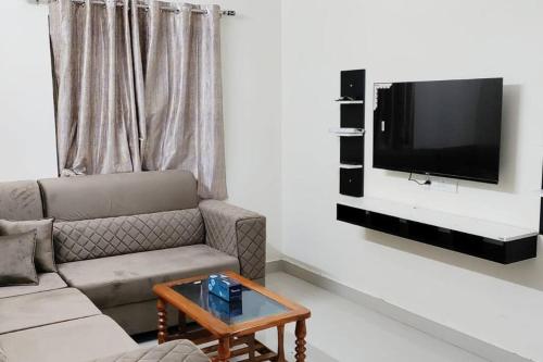 Servostay Fully Furnished 2 BHK in Hafeezpet #102 — 4-Star Luxury Hotel in Hyderabad, India