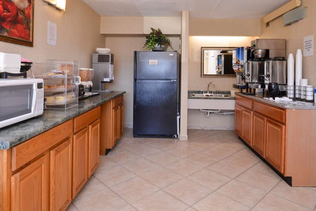 Americas Best Value Inn Pittsburgh Airport - photo 23