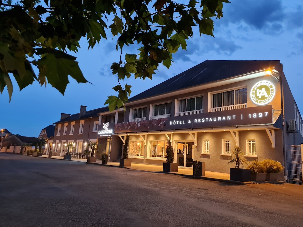 Hôtel l'Amandier — hotel in Morlaas