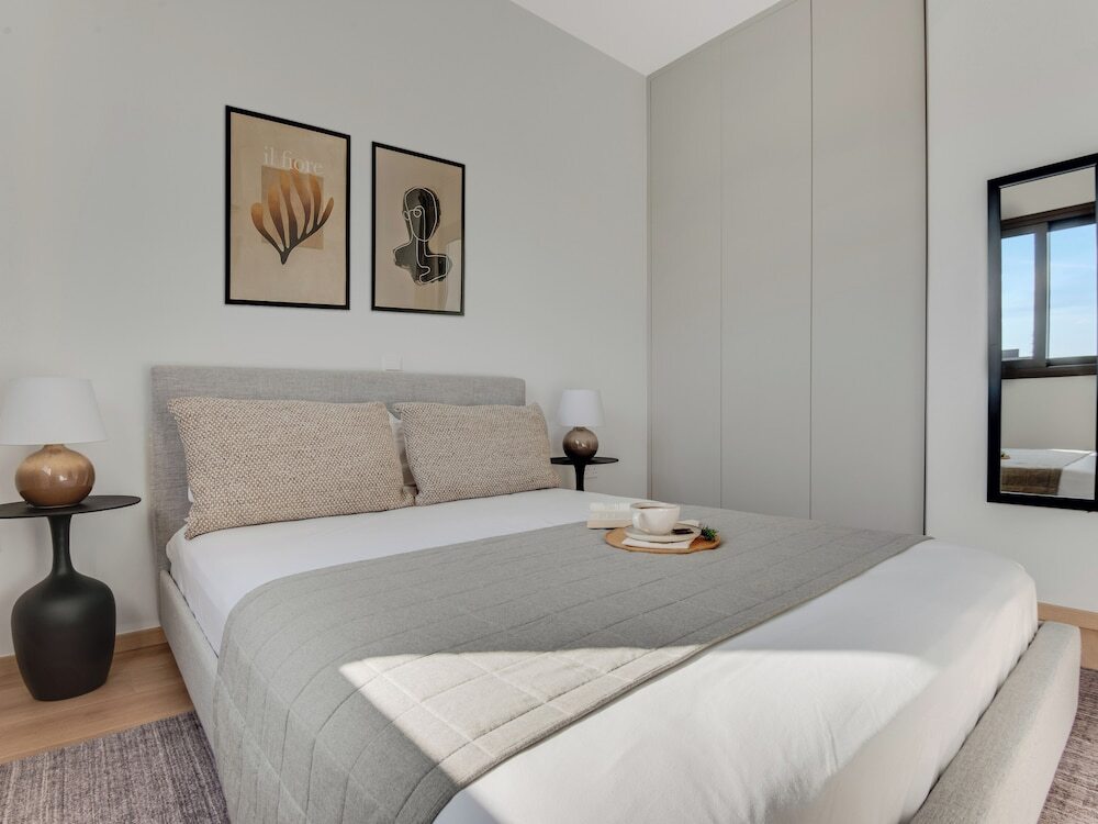Sanders Palama Nice 2 bdr Apt With Balcony