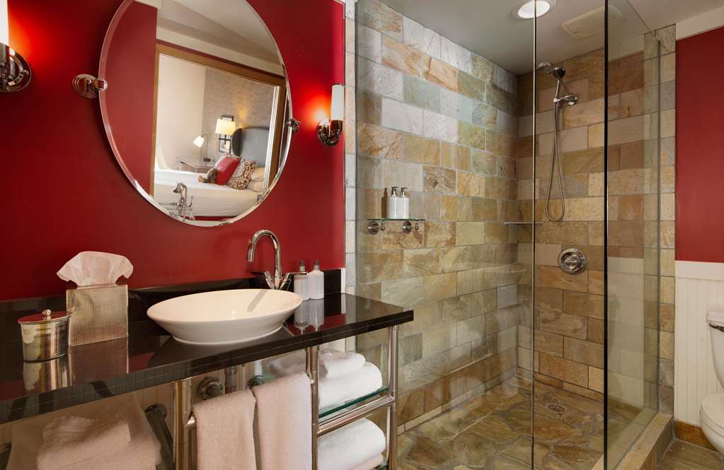 The Edgewater Hotel - photo 32