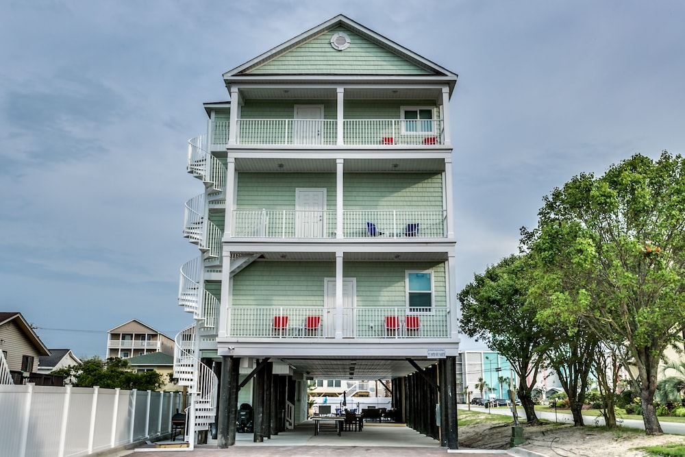 Together Resorts 20th Ave Side B My Myrtle Beach Retreat in North Myrtle Beach, United States