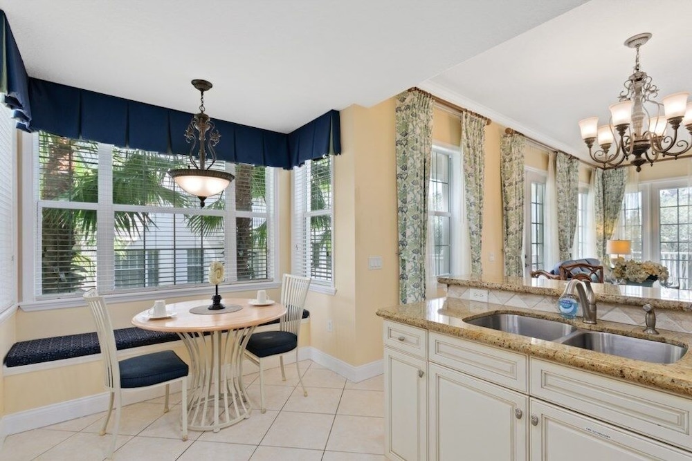 Luxury Golf Resort Located In Reunion Resort 3 Bedroom Condo - photo 8