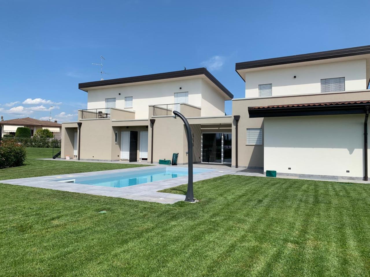 Lough Appartamento — 4-Star Luxury Hotel in Lazise, Italy