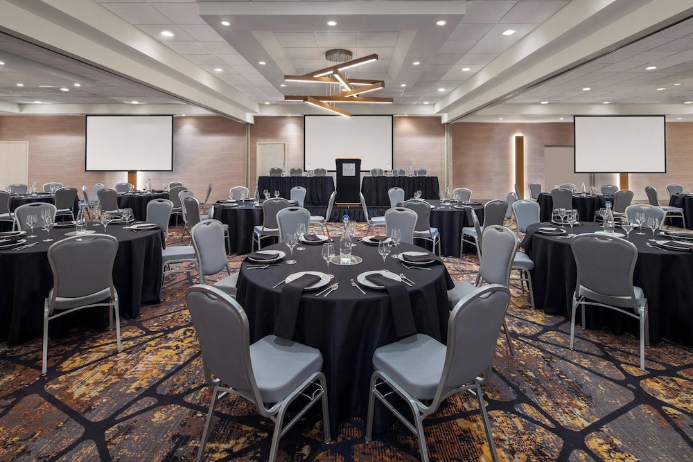 Delta Hotels by Marriott Green Bay - photo 60