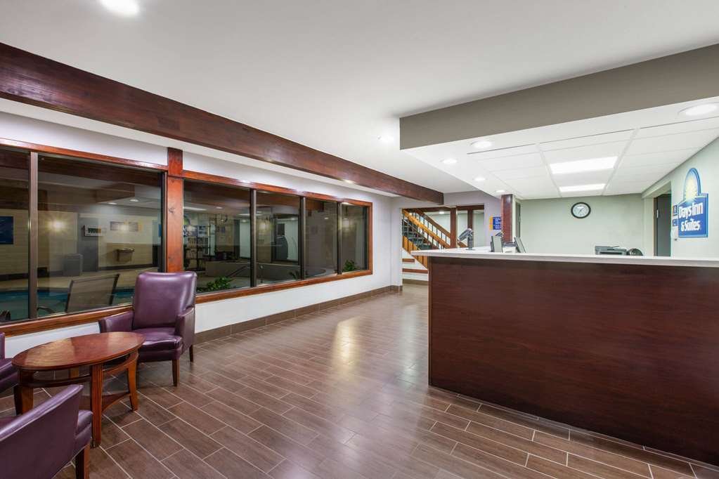 Days Inn & Suites by Wyndham Wisconsin Dells - photo 5