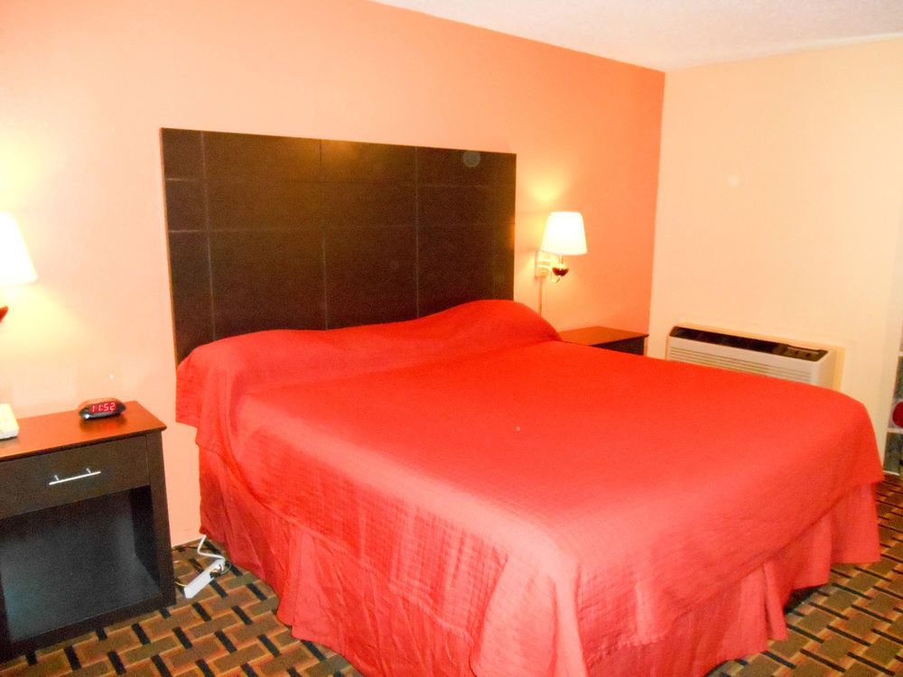 Red Roof Inn & Suites San Angelo - photo 8