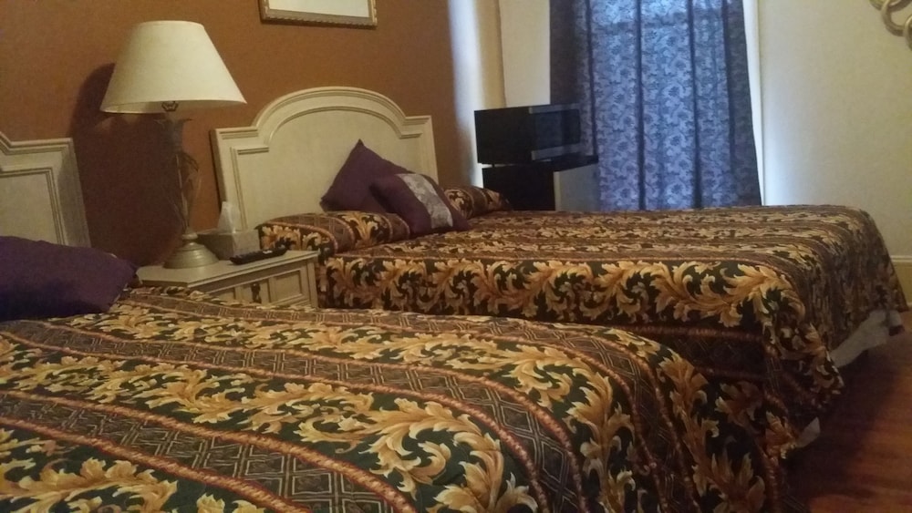 El Capitan Hotel - photo 17
