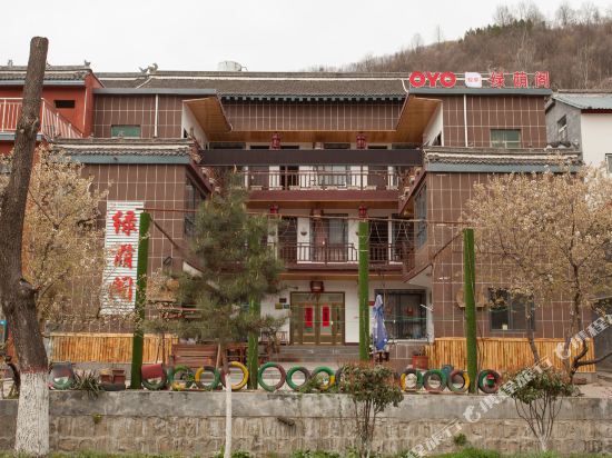 Double ditch green pavilion in Luanchuan Chengguanzhen, People's Republic of China