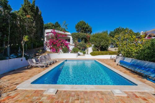 Casa dos Gemeos — 4-Star Luxury Hotel in Luz, Portugal