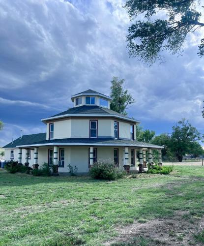 The Cattlemen's Country Club — hotel in Wray