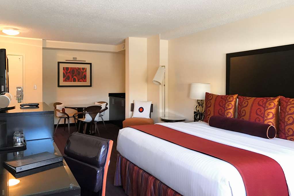 Washington Plaza Hotel - photo 9