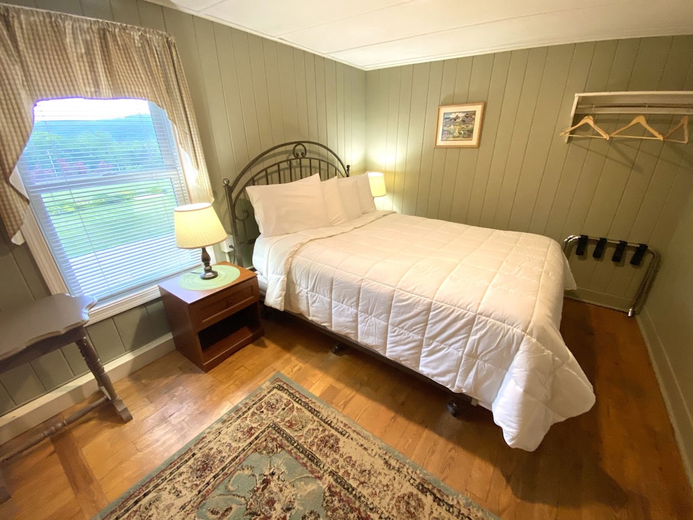 The Vermont Inn - photo 54