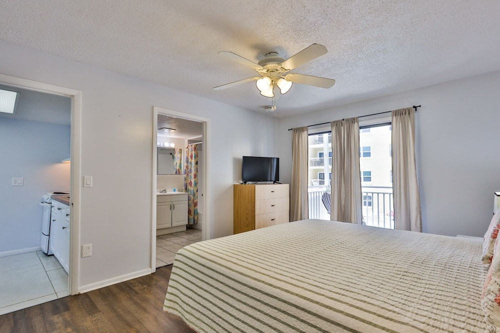 Coastal Waters Inn - photo 40