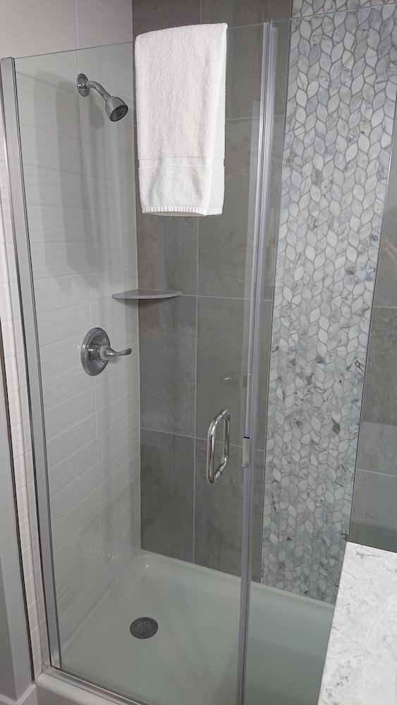 Cadillac Sands Resort - photo 17