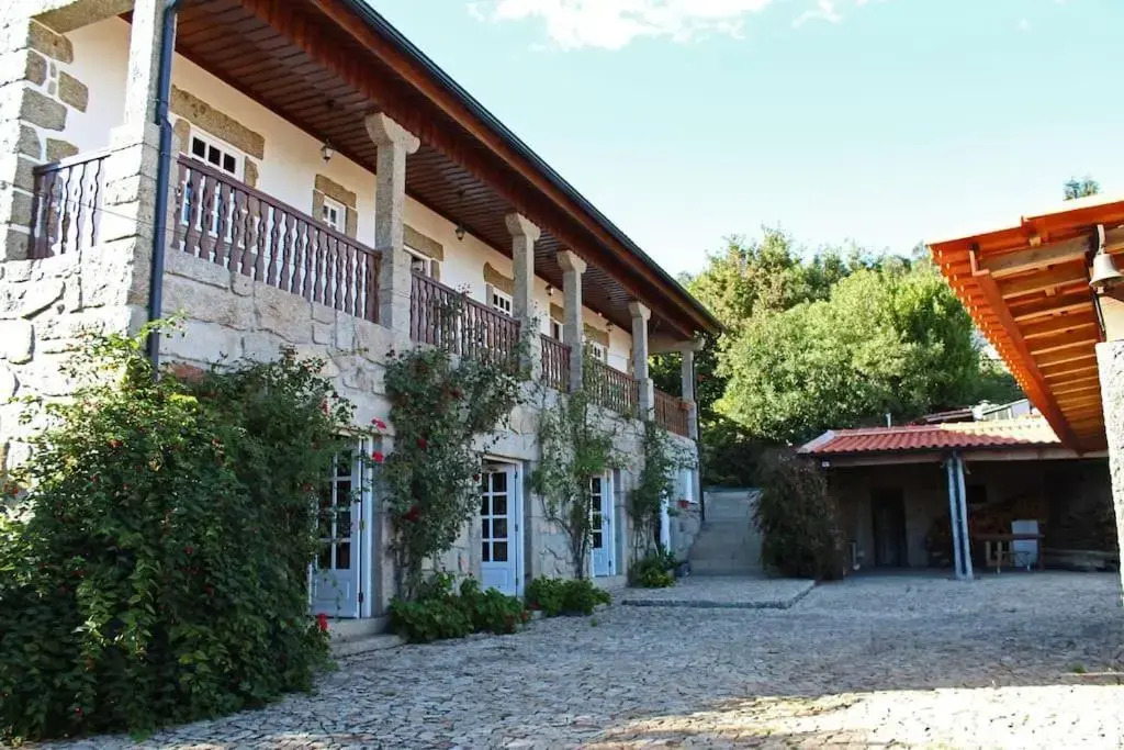 Casa dos três rapazes — 4-Star Luxury Hotel in Santo Tirso, Portugal